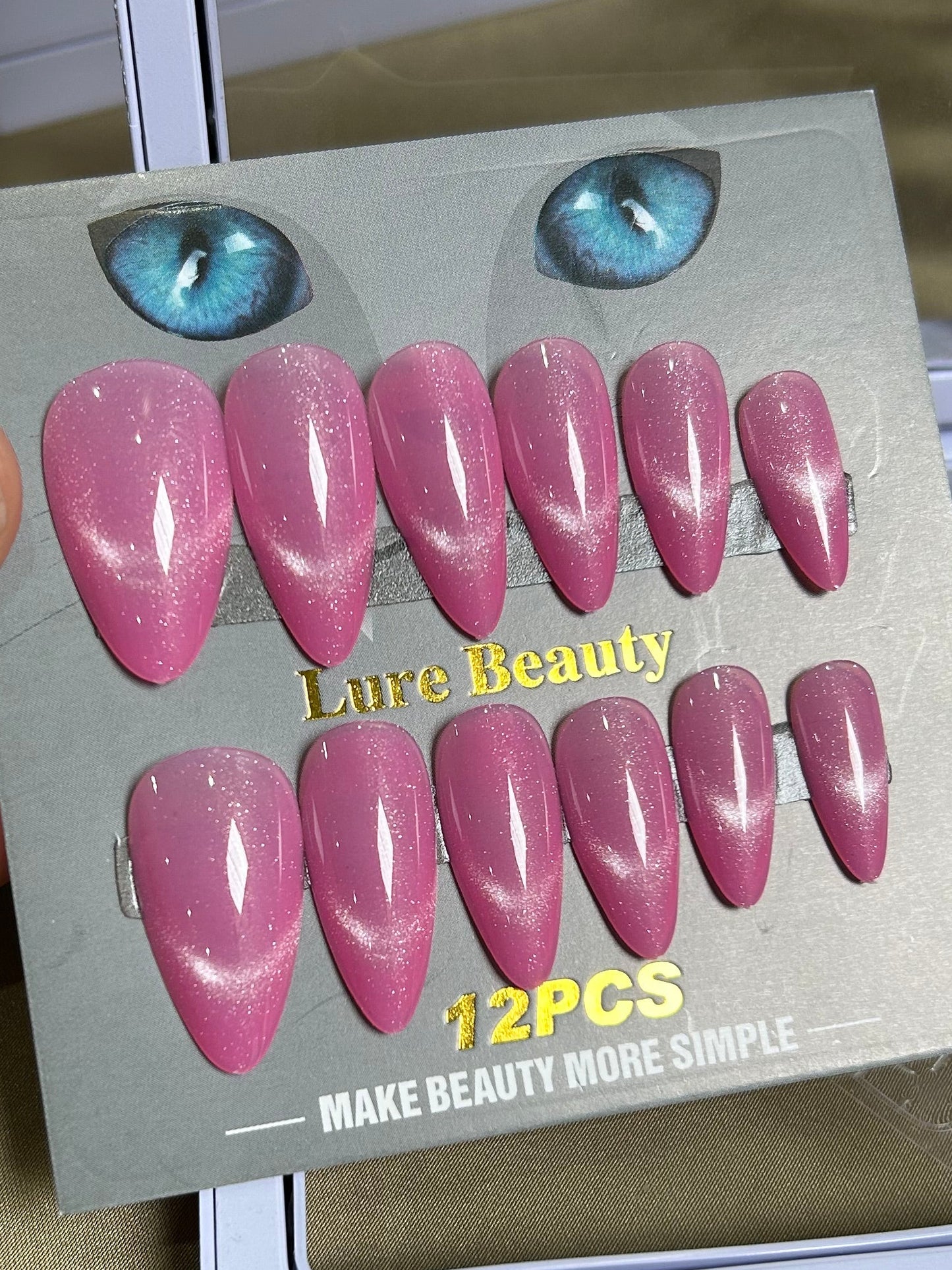 “CAT EYE” PINK Press-Ons