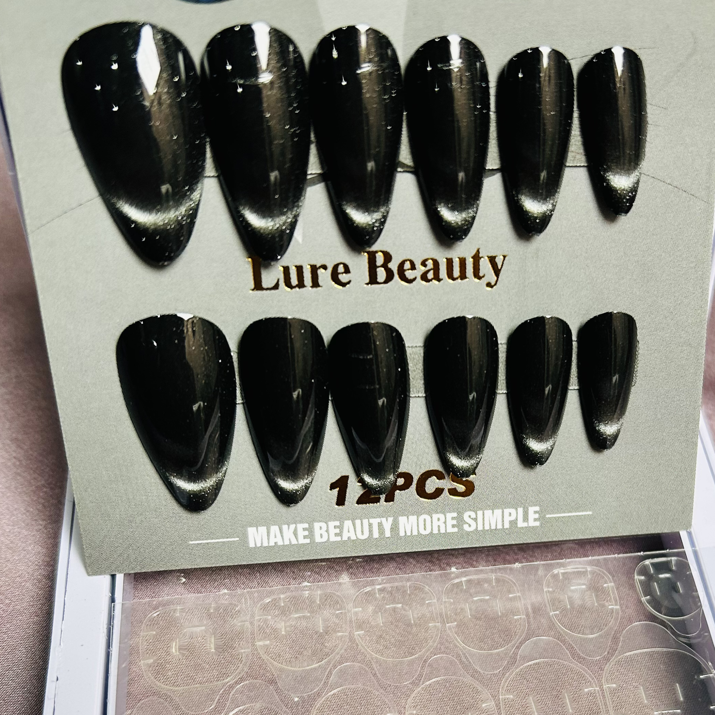 "Cat Eye" Velvet Press-Ons
