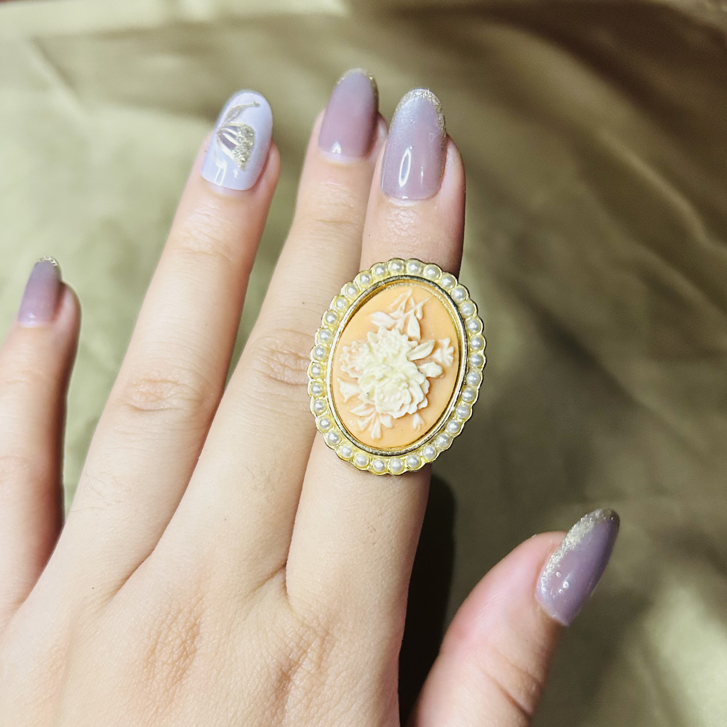 Vintage Floral Cameo Ring