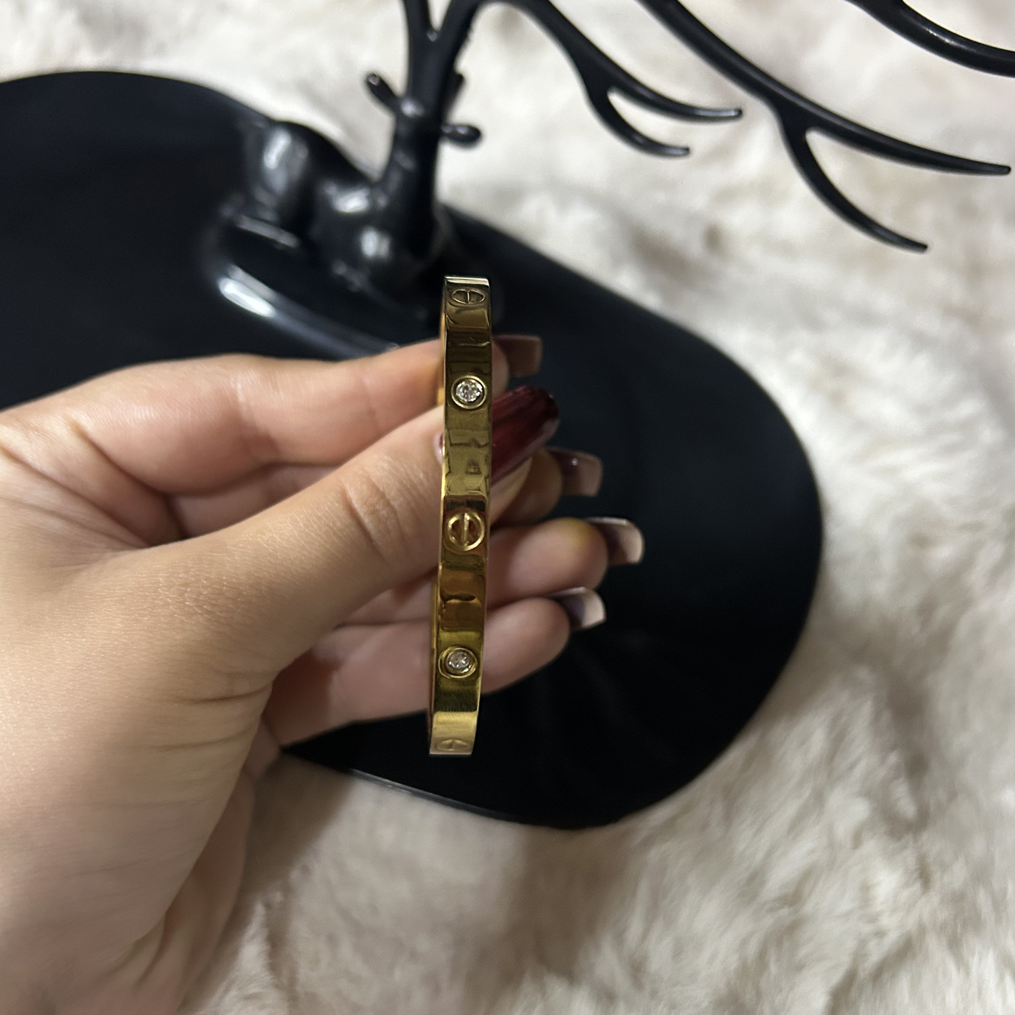 Eternal Screw Motif Gold Bangle