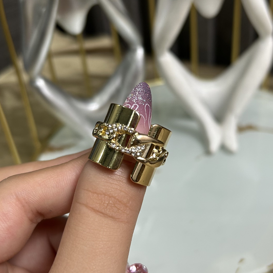 Bold Chain-Link Statement Ring