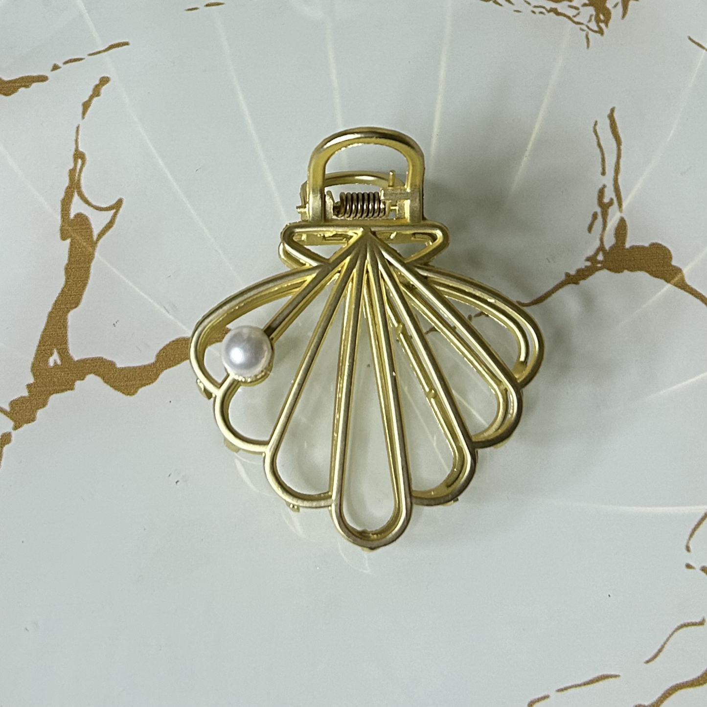 Ocean Pearl Claw Hair Clutcher