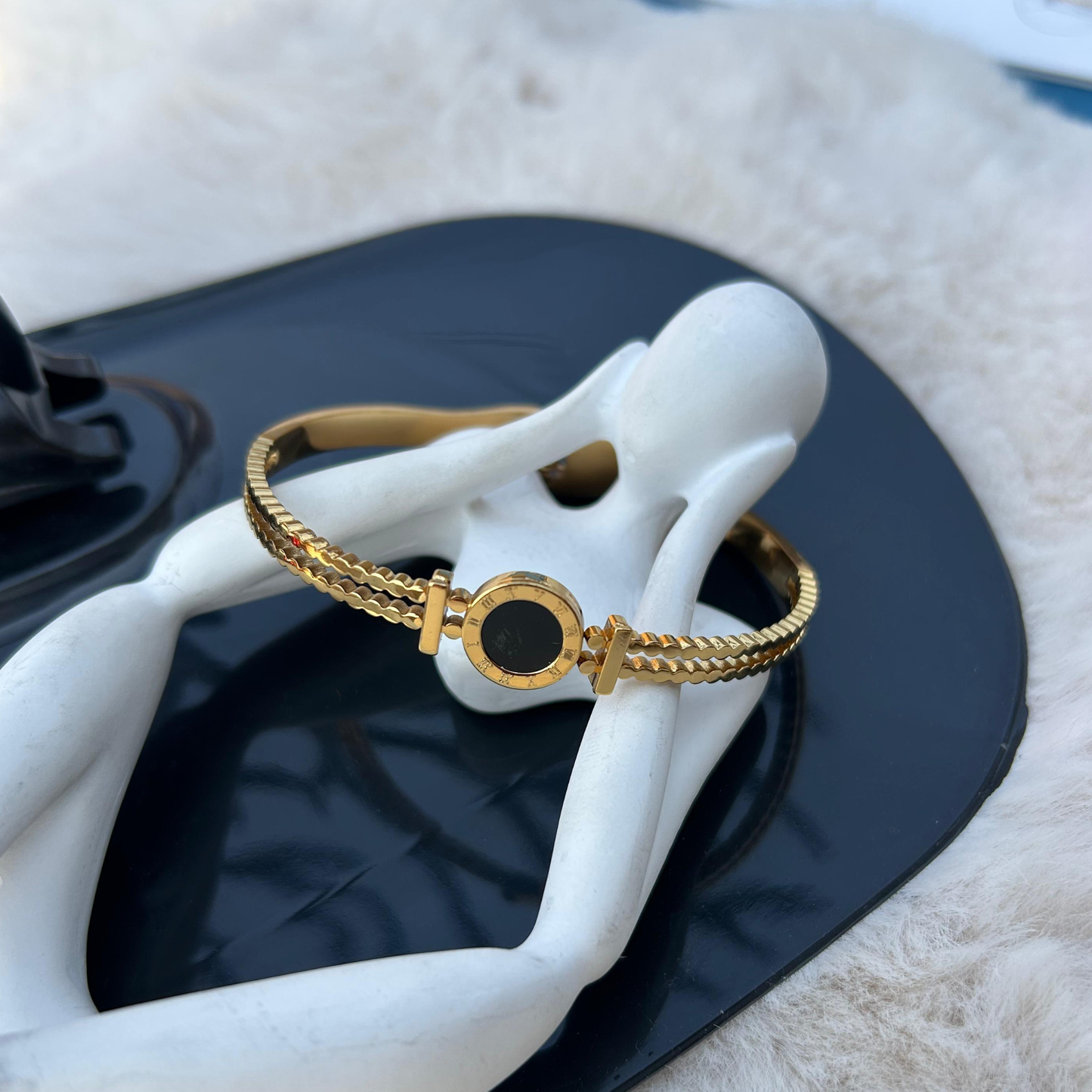 Nero Roman Bracelet (Standard Size)