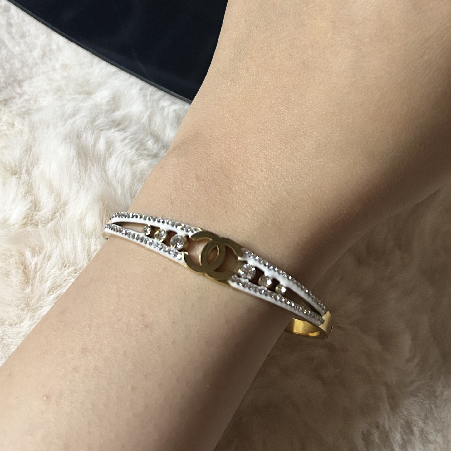 L'Icone Enamel & Crystal Pavé Bangle