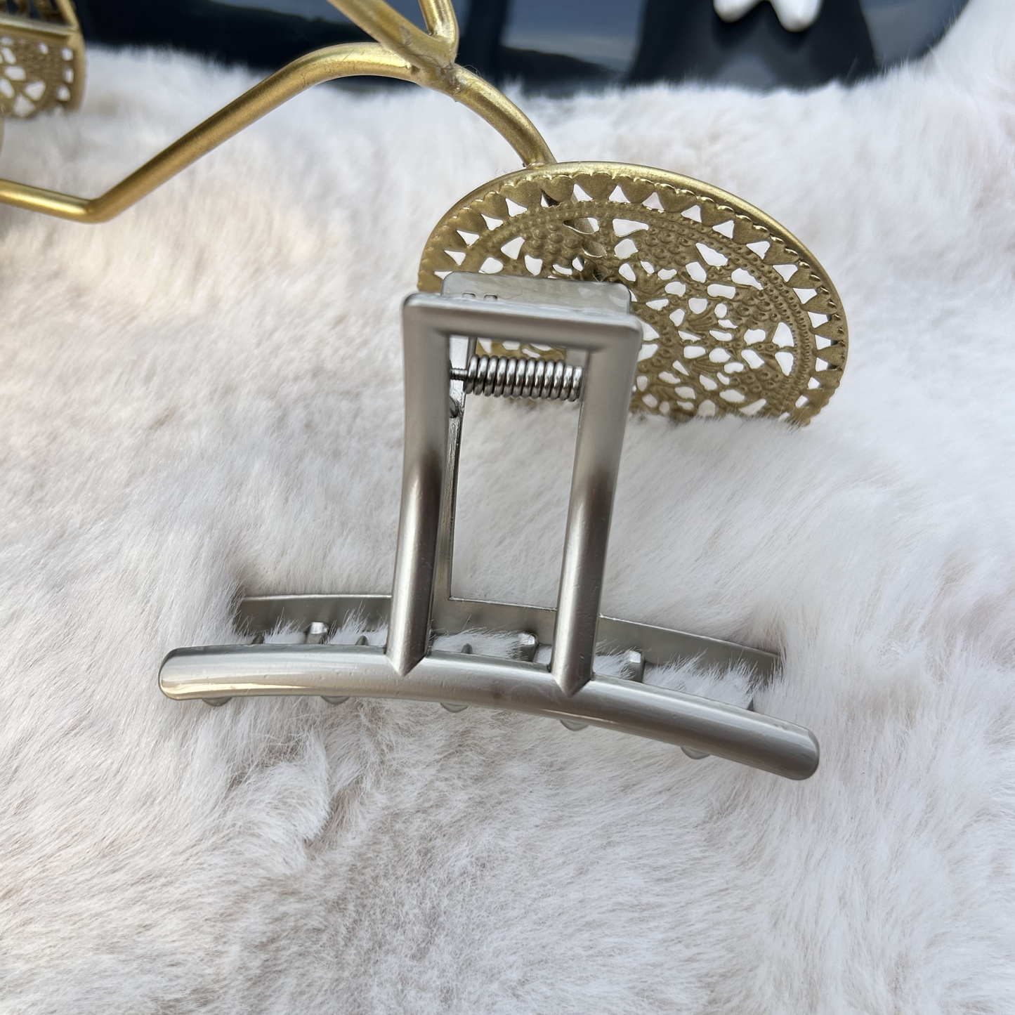 Arch & Angle Hair Clutcher