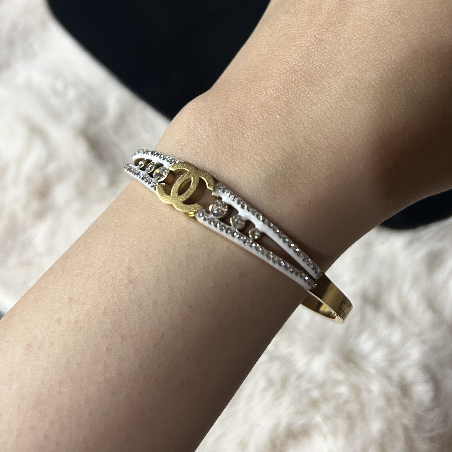 L'Icone Enamel & Crystal Pavé Bangle