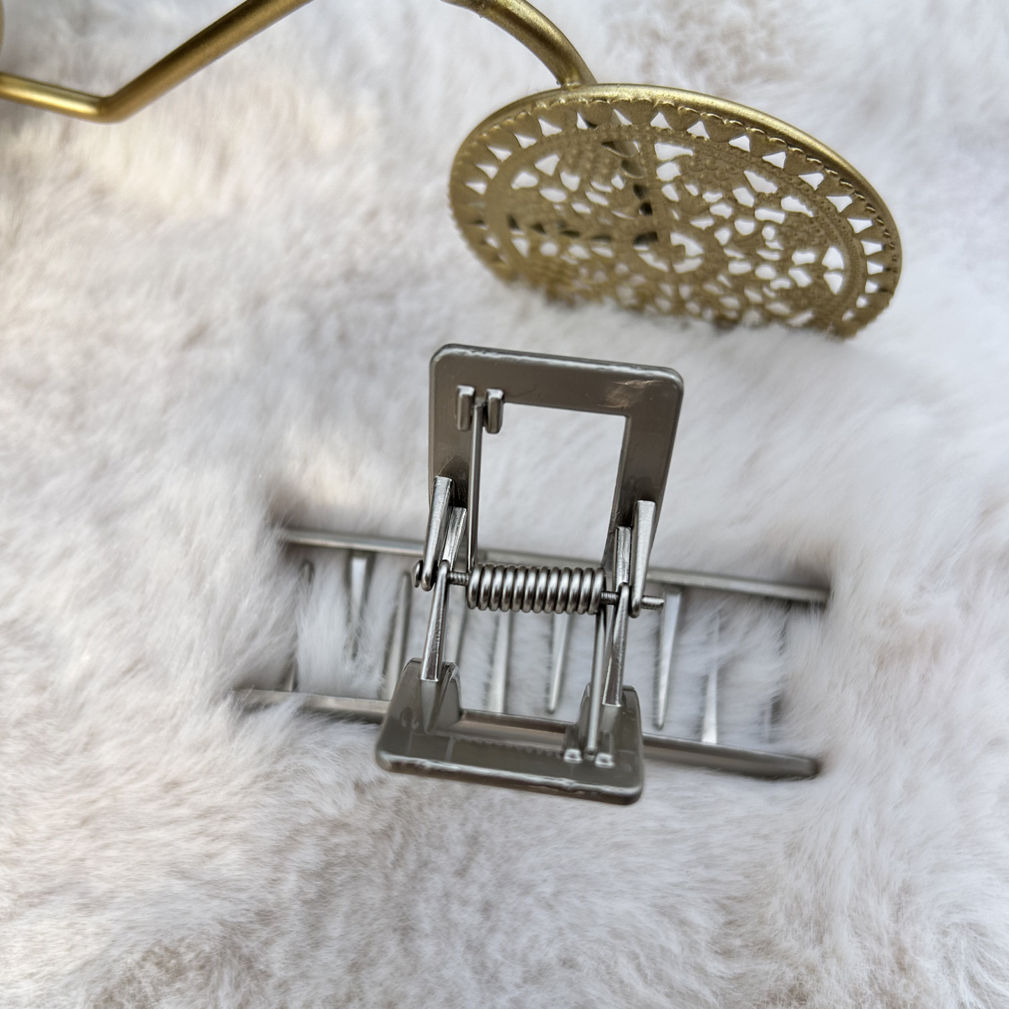 Arch & Angle Hair Clutcher