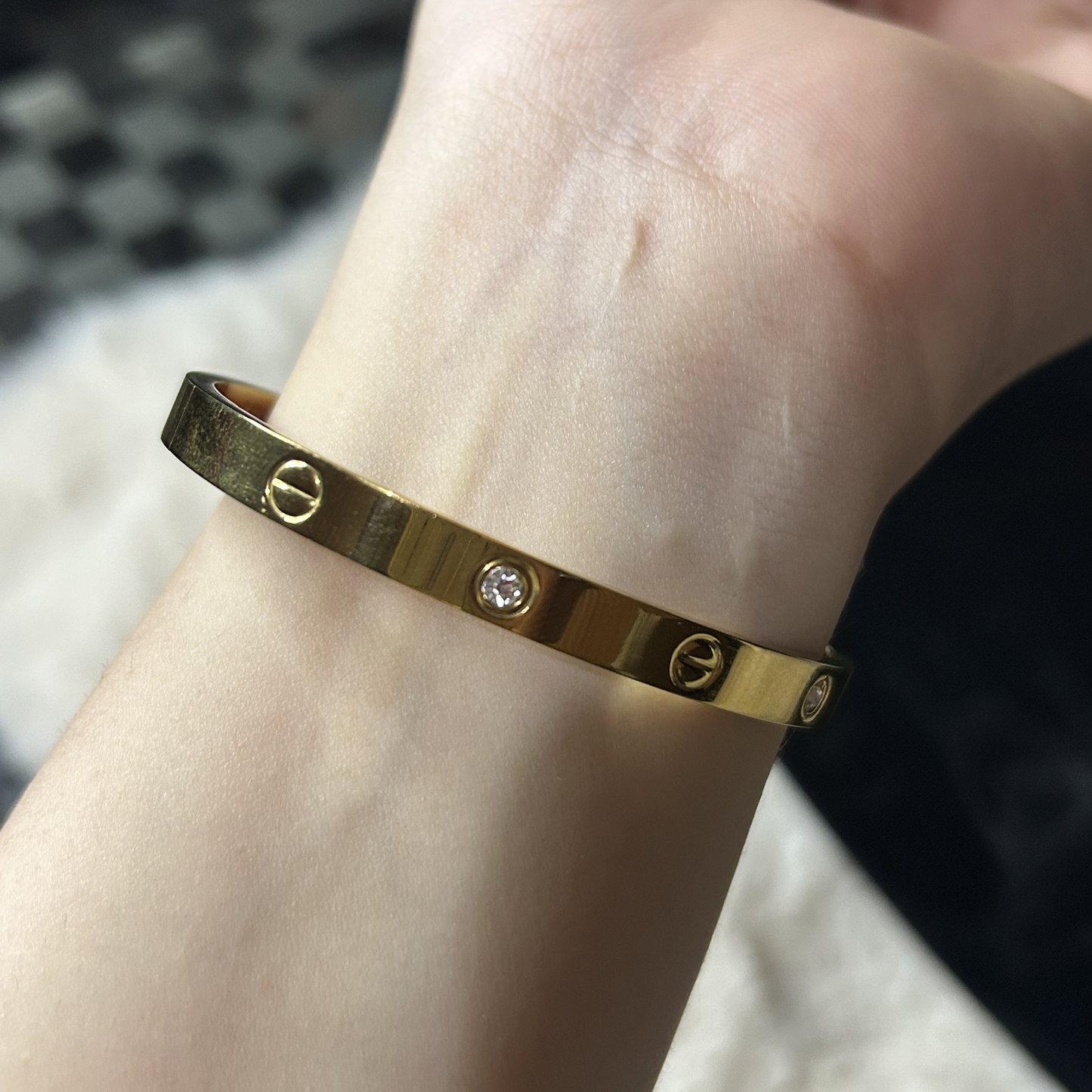 Eternal Screw Motif Gold Bangle