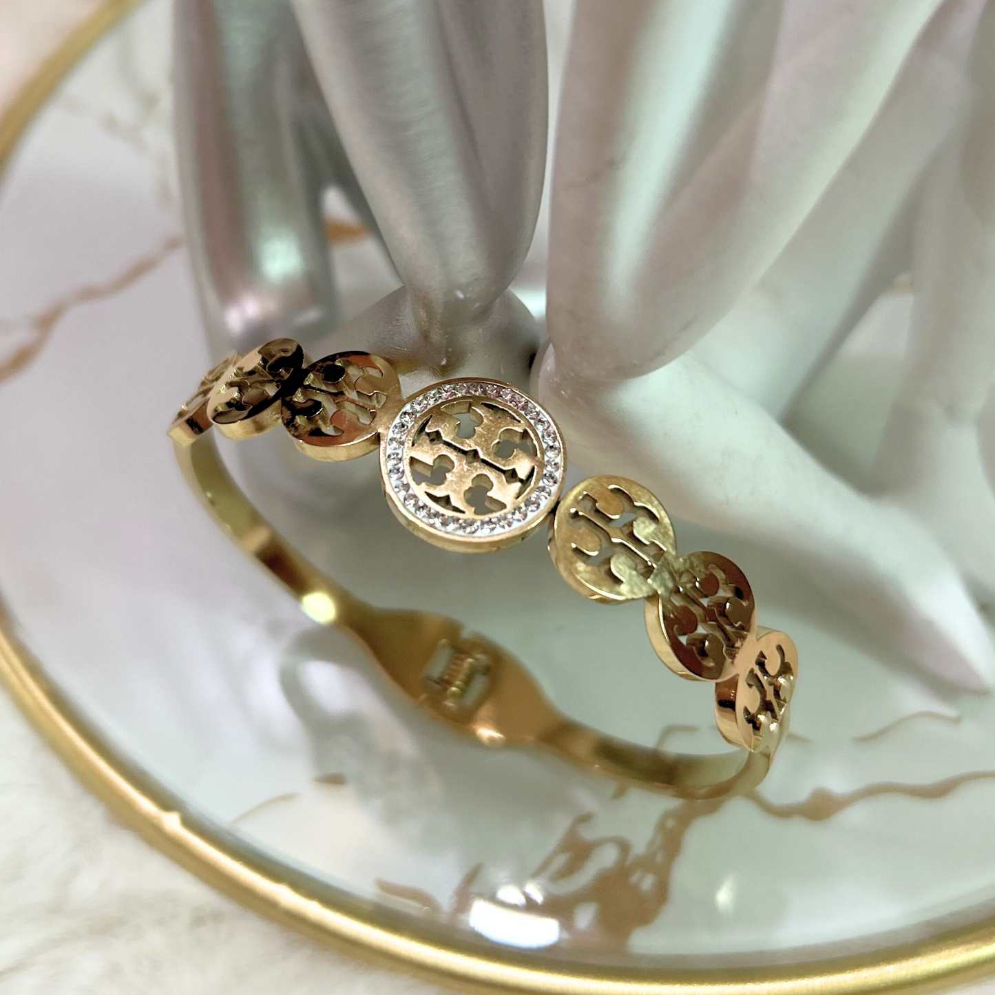 The Medallion Halo Bracelet (Standard Size)