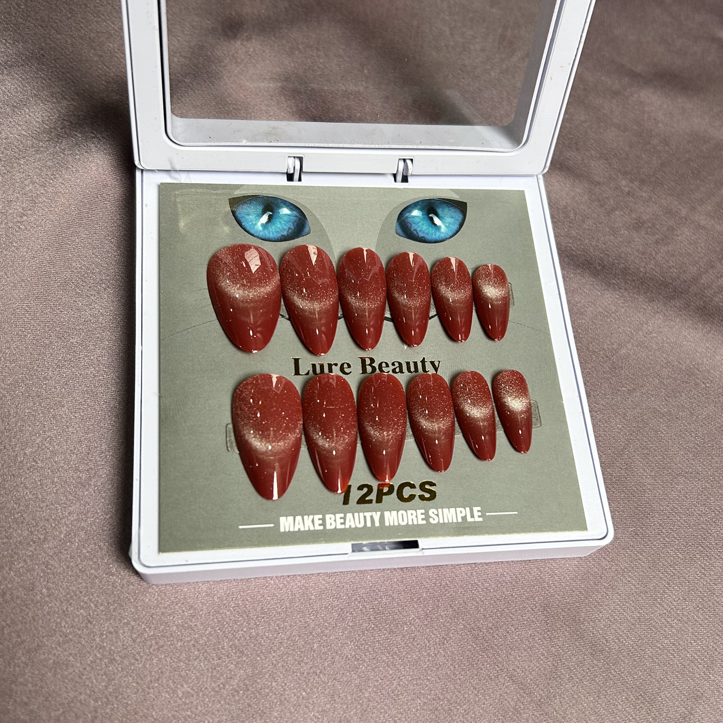 “CAT EYE” LAVA Red Press-Ons