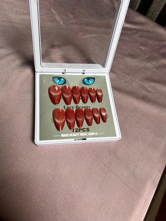 “CAT EYE” LAVA Red Press-Ons